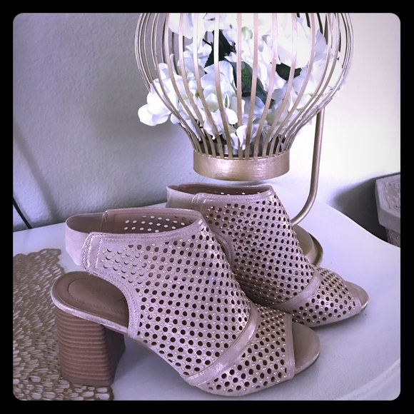 Andrew Geller Shoes - Like new Andrew geller heels